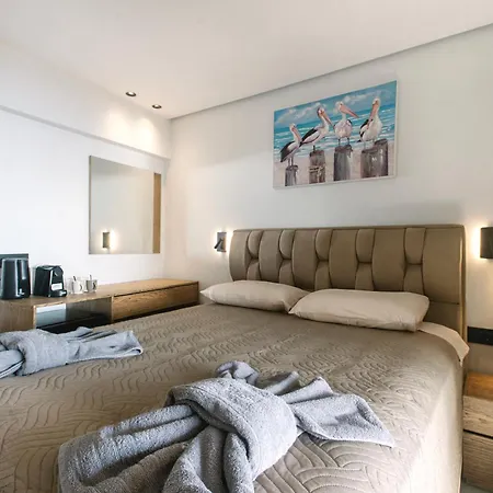 Black Rocks Hotel *