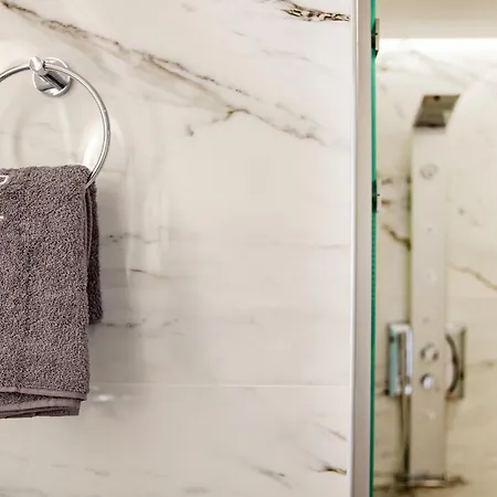 Black Rocks Szálloda