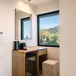 Black Rocks Hotel